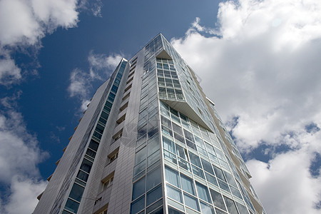现代建筑玻璃金属高楼天空工业高度生长景观地面城市图片