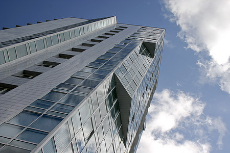 现代建筑城市高楼环境生长地面工业财产天空高度金属图片