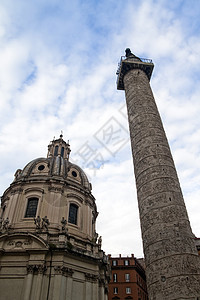 Trajans 列历史性地标柱子艺术市场雕刻古董历史纪念碑石头图片