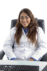 微笑的年轻医生工作室女士卫生诊所职业工作冒充专家医师女性图片