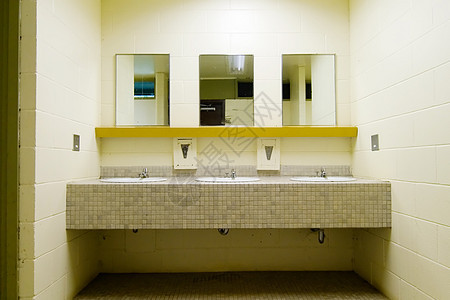 公共洗手间浴室建筑私人卫生间车站惊吓厕所壁橱民众镜子图片