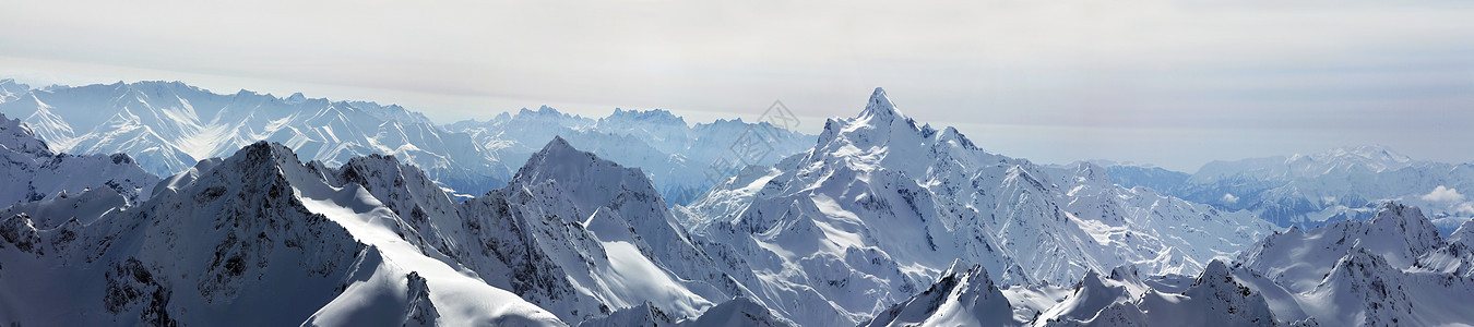 埃尔布鲁斯山 全景高山闲暇旅游旅行登山蓝色阳光天空爬坡晴天图片