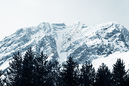 埃尔布鲁斯山小路运动太阳风景滑雪滑雪板天空阳光旅行季节图片