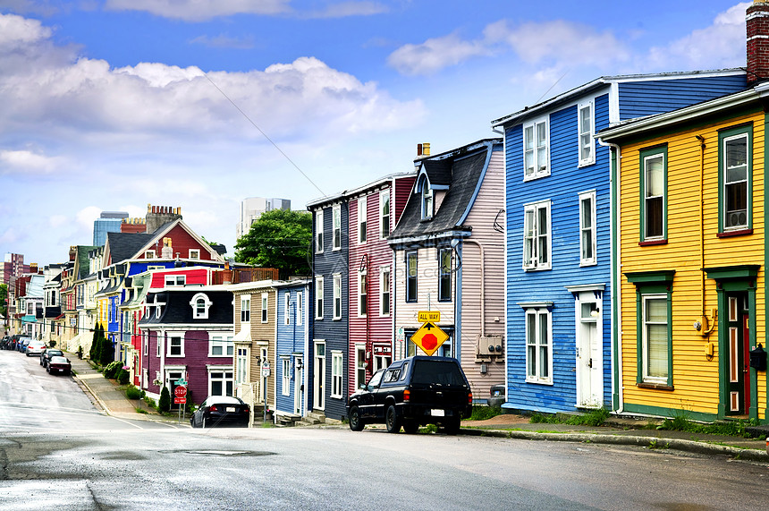 圣约翰的丰富多彩的房子建筑人行道家园电线橄榄球蓝色住宅房屋汽车联盟图片