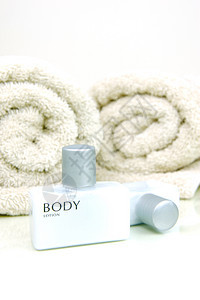 毛发和身体护发素凝胶洗剂毛巾酒店瓶子肥皂产品淋浴白色图片