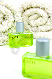 毛发和身体洗剂瓶子护发素白色毛巾温泉浴室肥皂洗澡洗发水图片