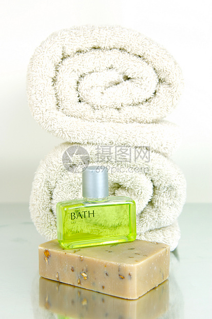 毛发和身体肥皂温泉瓶子酒店凝胶浴室白色洗澡毛巾洗发水图片