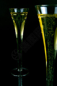 闪耀的葡萄酒派对饮料庆典玻璃眼镜酒精白色黑色图片