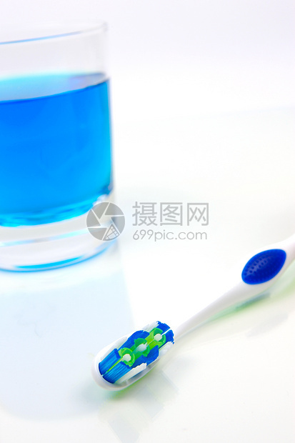 牙科护理衰变牙医刷子玻璃漱口水冲洗卫生图片