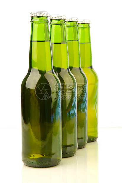 啤酒瓶排列瓶子背光绿色饮料白色酒精气泡金子脖子图片