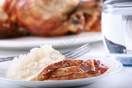 鸡和饭饭烤肉盘子晚餐用餐美食草药白色家禽食物香料图片