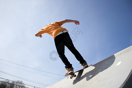 滑板机空气坡道文化男生木板寄宿生孩子男人溜冰者半管图片