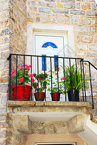 黑山的旧石块房屋     入口门图片