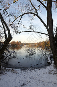 冬季湖天气场景场地降雪季节反思天空风景国家树木图片