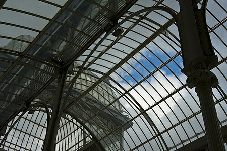 玻璃宫水晶展览金属白色房间公园旅游柱子现代主义反射图片