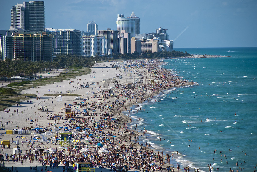 迈阿密热火今日比分揭晓 球队表现亮眼全场激战引爆球迷热情