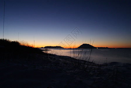海上日落之后背景图片