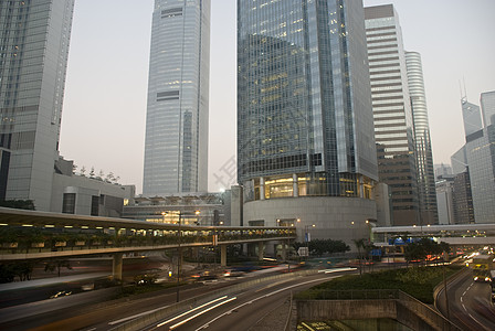 摩天大楼场景建筑速度驾驶车道旅游运输办公室街道蓝色图片