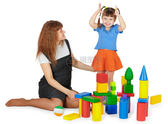 母亲和女儿玩彩色块游戏图片