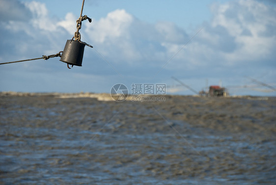 意大利比萨的暴风雨详情天气飞溅海岸线旅游天空海滩目的地风景海浪风暴潮图片