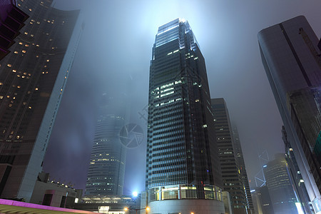 香港喷雾中的摩天大楼房子地标城市薄雾场景蓝色商业旅行天空旅游图片