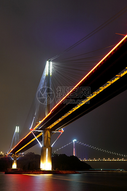 廷九桥和清马桥 晚上在香港天空黑色电缆运输金属金融连接器反射天际旅行图片