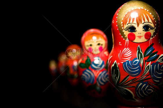 俄罗斯国民白色女性尺寸传统头巾套娃女孩宝贝红色玩具图片