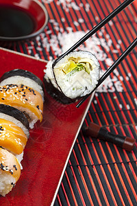 寿司和筷子健康饮食饮食文化生活方式海鲜海藻美食熟鱼食物图片