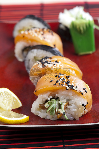 寿司膳食食物饮食健康饮食生活方式海鲜筷子美食海藻文化熟鱼图片