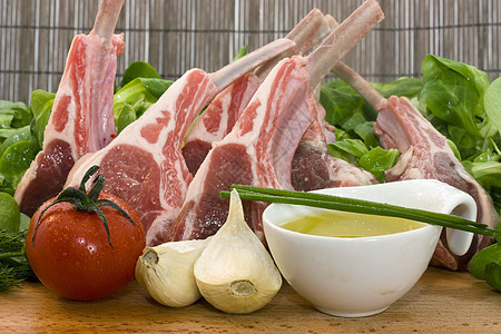 羊肉堆印章食物羊肉蔬菜洋葱草药沙拉百里香架子侏儒图片