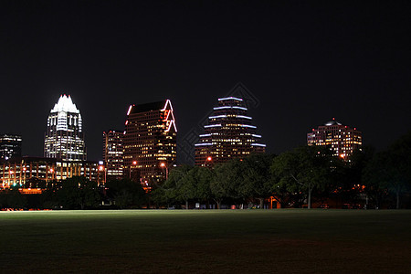 夜间德克萨斯州市下城奥斯汀城市商业高楼建筑物场景天空市中心生活辉光建筑图片