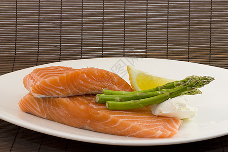 新鲜鲑鱼和饮食海鲜美食柠檬厨房玫瑰粉色食物餐厅营养图片