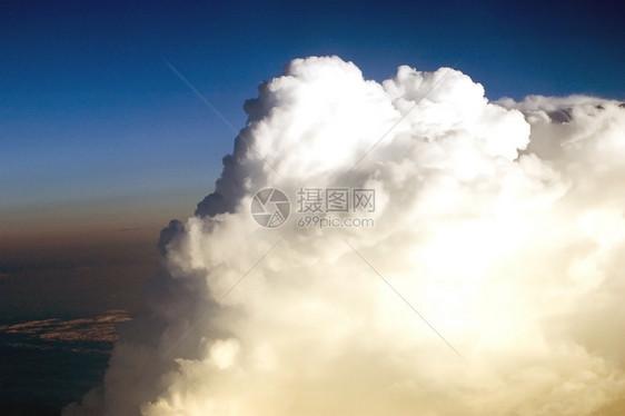 中国上空云层蓝色飞行天空白色景观飞机地平线航班天线图片