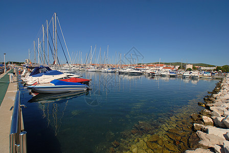 克罗地亚沃迪斯镇的泊船码头游艇图片
