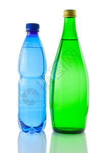 反映白色背景的矿泉水瓶装罐水合物补水反射饮食瓶装食物吞咽飞沫液体保湿图片
