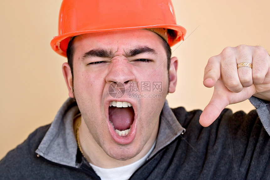 愤怒建筑工工人图片