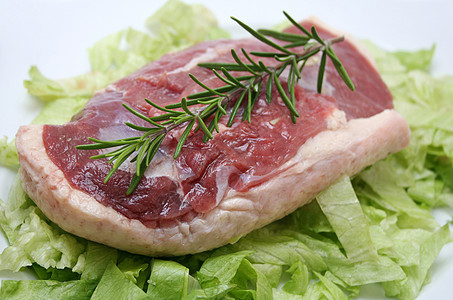 新鲜肉香料鸭肉迷迭香食物烹饪图片