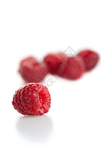 白色的草莓浆果水果食物背景图片