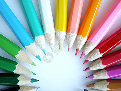 彩色铅笔学校补给品闲暇静物工具绘画圆形木头色调幼儿园图片