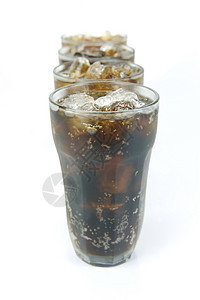 冷可口可乐立方体白色搅拌机玻璃汽水混合器苏打冷饮冰块饮料图片
