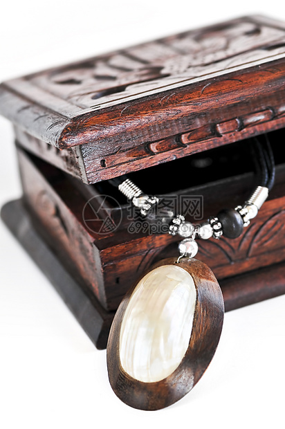 伍德珠宝箱宏观纪念品小饰品母亲贸易珍珠母贝壳胸部雕刻珍珠图片