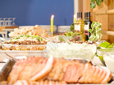 餐桌上的美味食品布局蔬菜广告食物环境桌子餐饮庆典自助餐空白美食图片