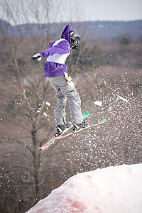 滑雪跳板特技假期空气青少年技巧男人人心滑雪板季节滑雪者图片