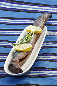 烟雾电轮韭菜柠檬海鳗美味食物鳗鱼淡水烟熏捕食者烹饪图片