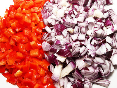 红辣椒和红洋葱沙拉草本植物白色辣椒营养灯泡洋葱胡椒美食烹饪图片