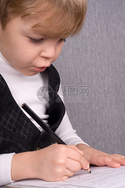 男孩写作字帖学校男生童年阅读考试孩子铅笔课堂蜡笔图片