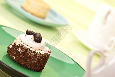 蛋糕装饰奶油甜点巧克力绿色咖啡糕点食物图片