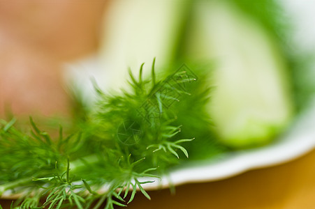 土豆 咸黄瓜和鱼的死期草本植物香料蔬菜食物绿色宏观盐渍小吃调味品饮食图片