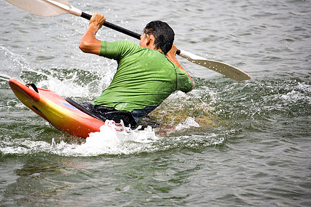 Kayaking 窃听漂浮娱乐独木舟运动闲暇锻炼海洋行动竞争爱好图片