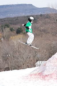 滑雪跳板人心坡道跳跃假期竞赛滑雪飞行速度空气肾上腺素图片